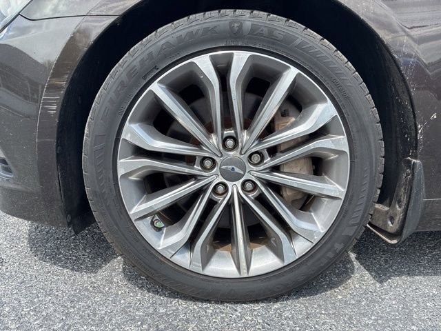 Used 2015 Hyundai Genesis 3.8 RWD image 9