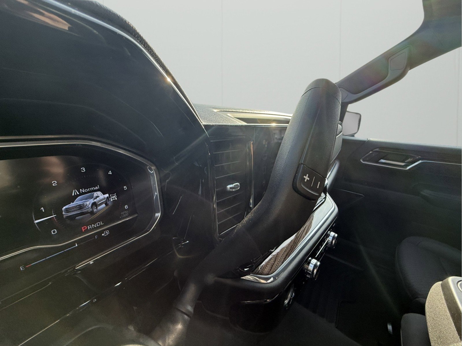 Used 2023 GMC Sierra 1500 Elevation image 23