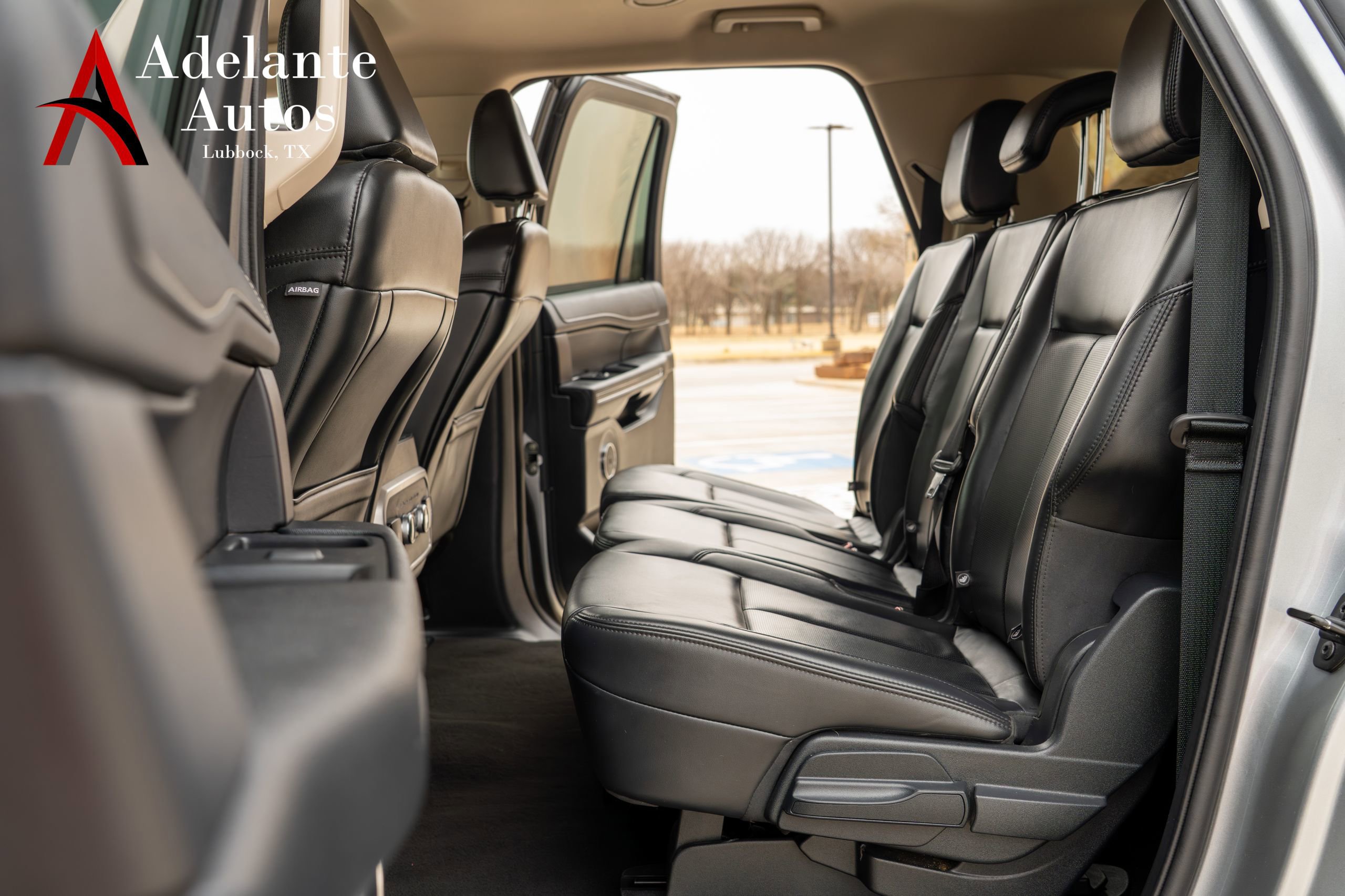 Used 2024 Ford Expedition Max XLT image 10