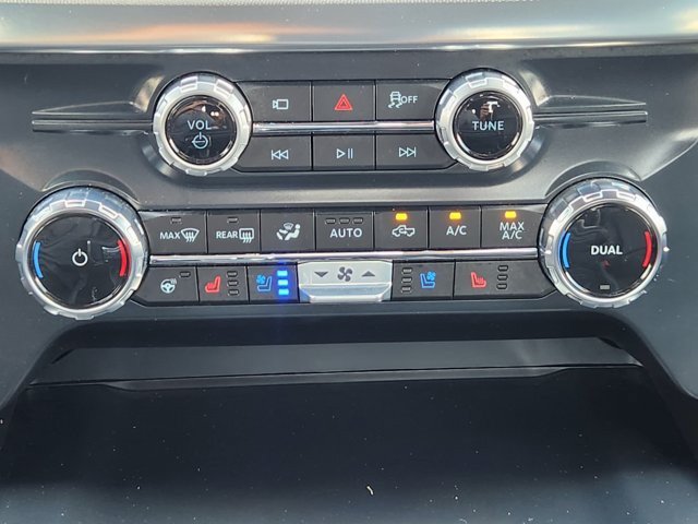 Used 2025 Ford F150 Lariat w/ Equipment Group 501A Mid AWD/4WD image 17