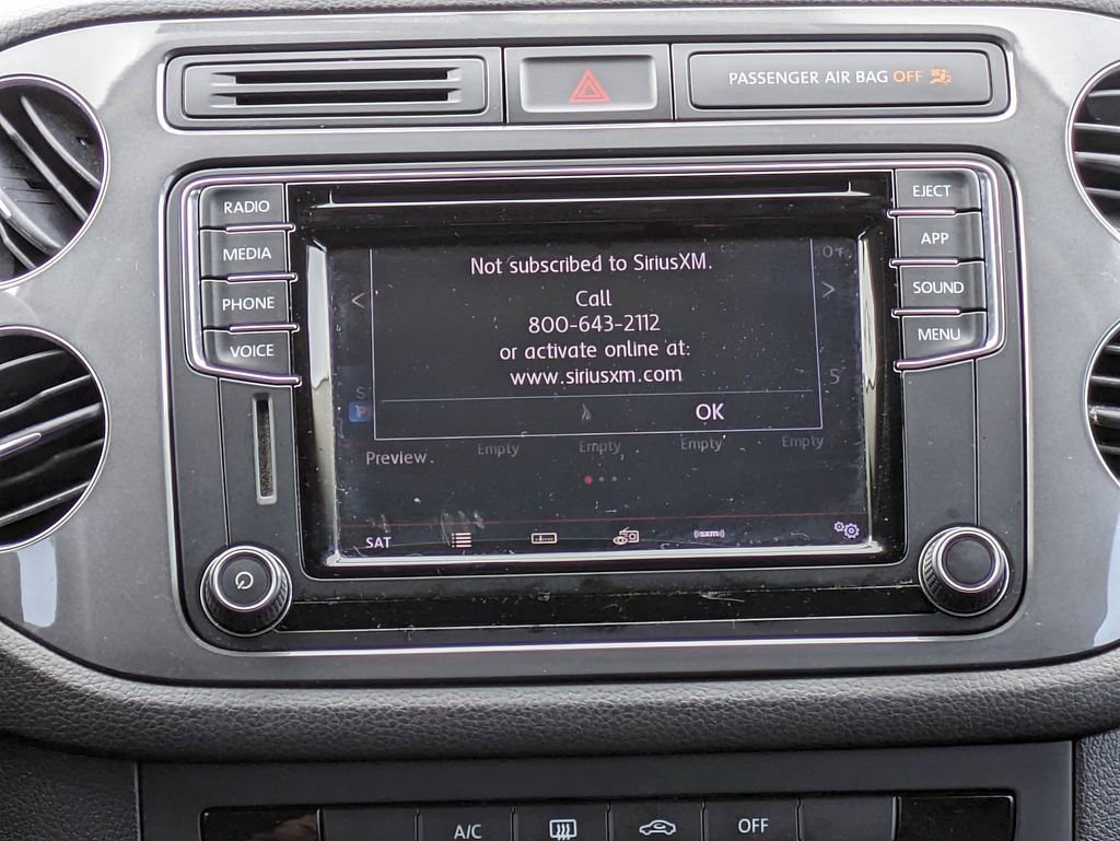 Used 2017 Volkswagen Tiguan Limited w/ Premium Package image 18