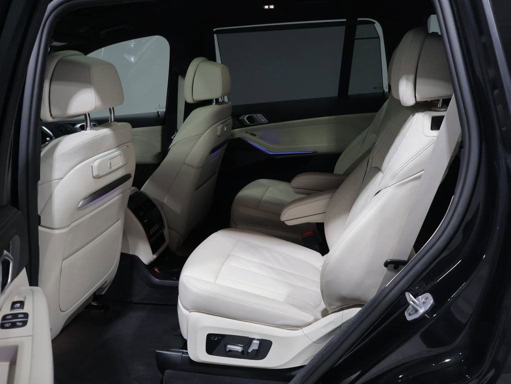 Used 2026 BMW X7 M60i AWD/4WD image 19