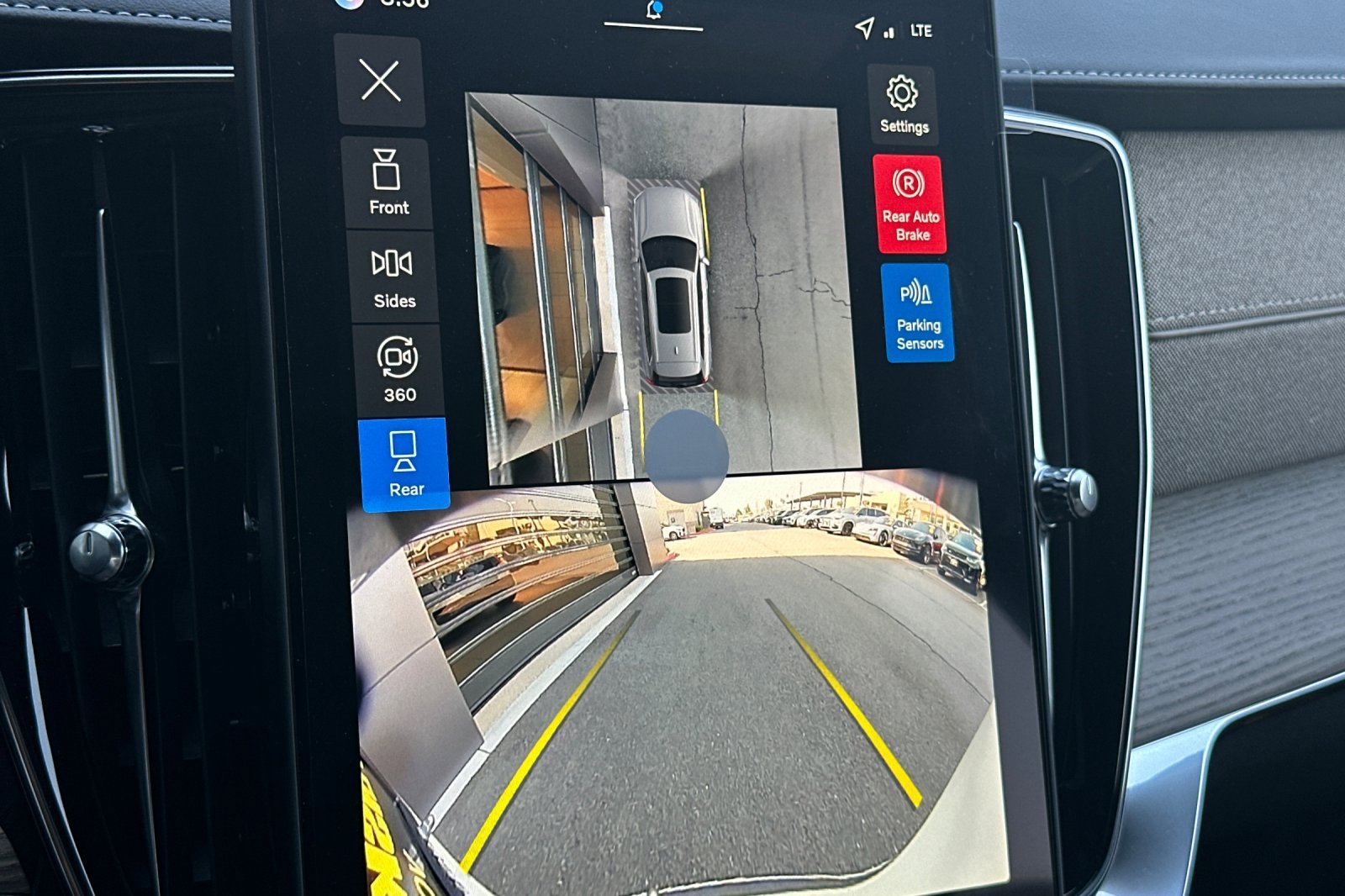 New 2026 Volvo XC90 B6 Plus w/ Protection Package Premier image 24