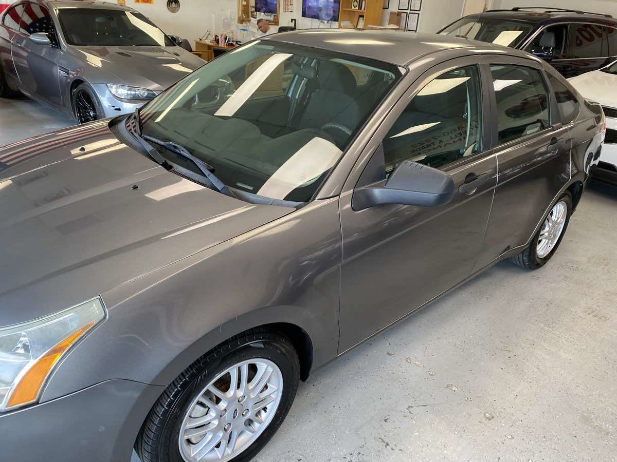 Used 2009 Ford Focus SE FWD image 4
