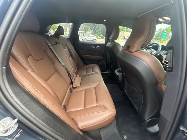Certified 2025 Volvo XC60 B5 Plus w/ Climate Package AWD/4WD image 13
