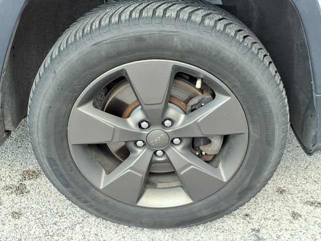 Used 2016 Jeep Cherokee 75th Anniversary AWD/4WD image 11