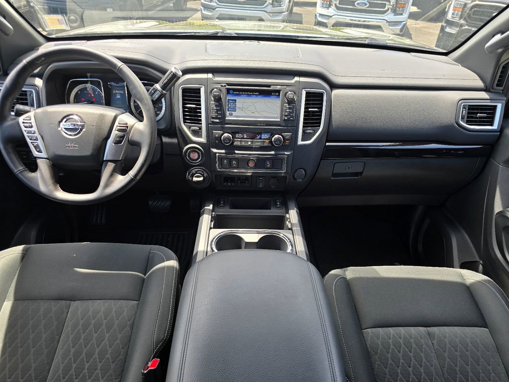 Used 2018 Nissan Titan SV w/ SV Convenience Package AWD/4WD image 3