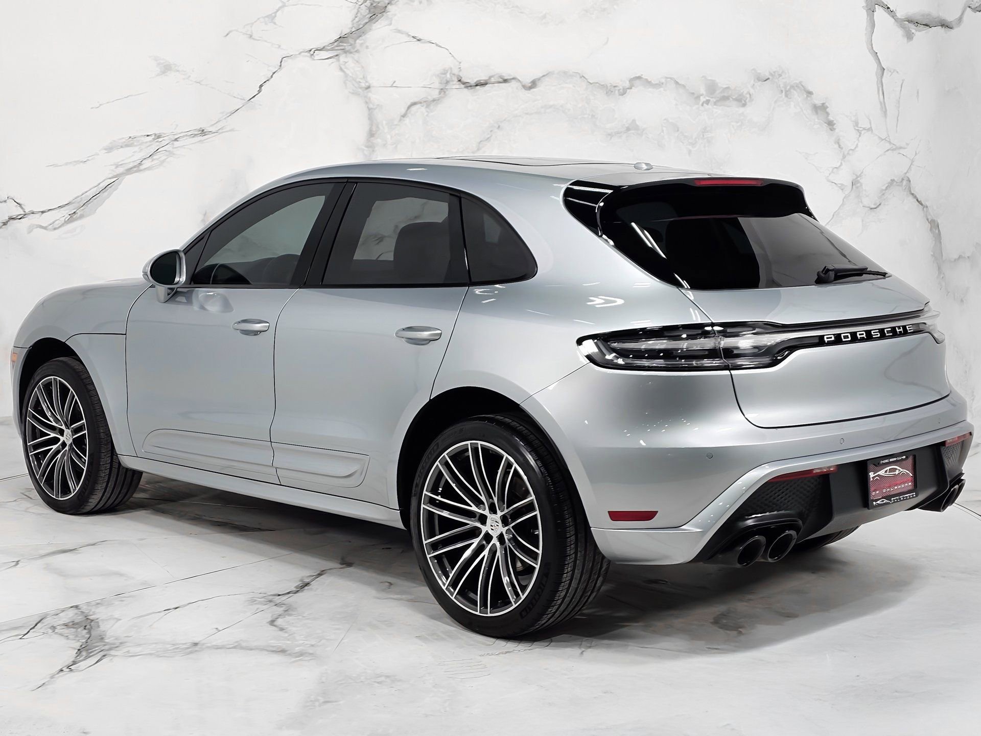 Used 2024 Porsche Macan Turbo image 9