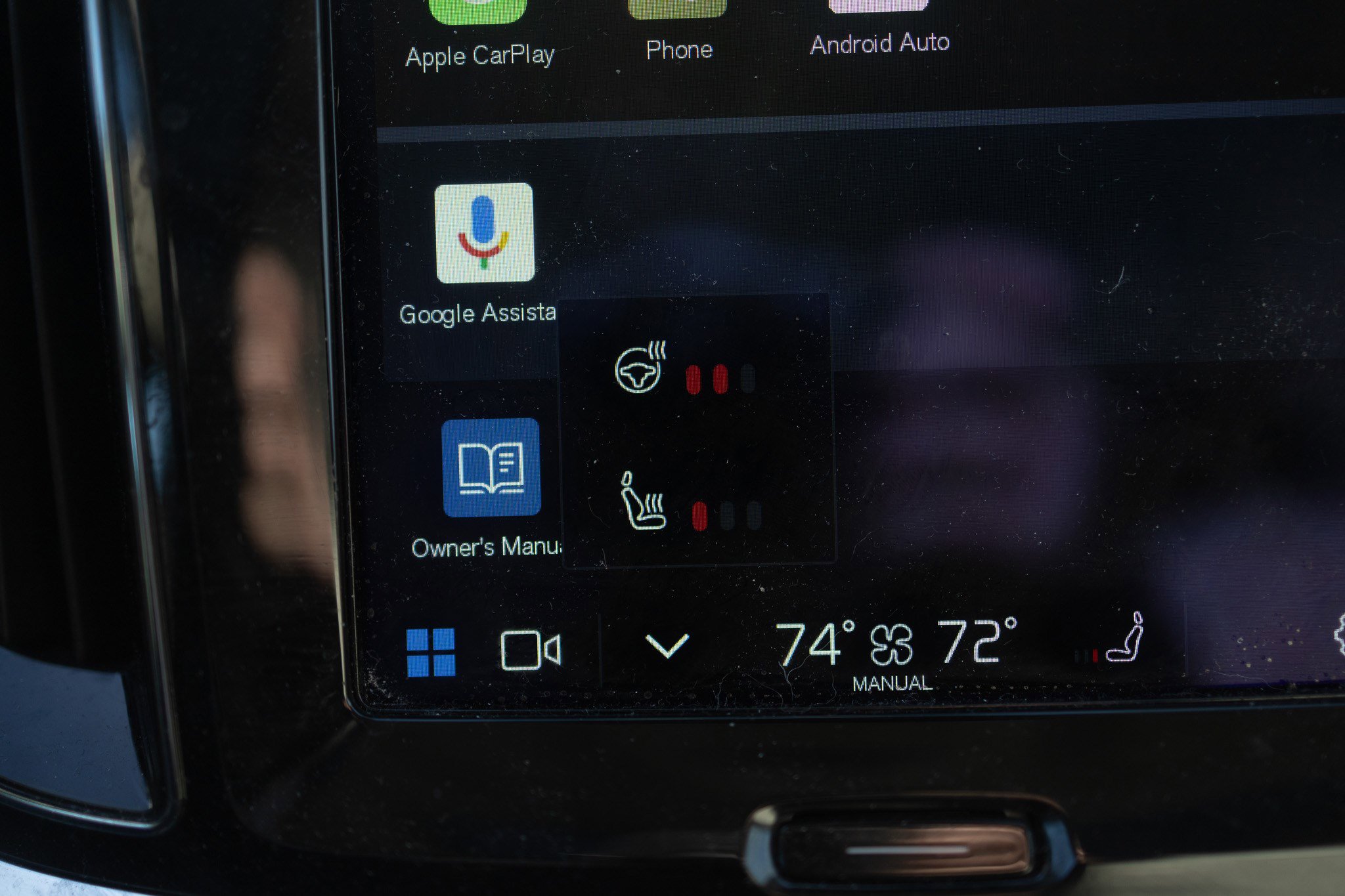 Used 2024 Volvo V60 B5 Cross Country Plus w/ Protection Package Premier image 10