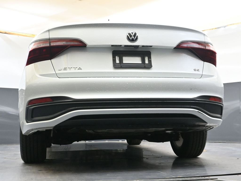 Used 2023 Volkswagen Jetta SE w/ Panoramic Sunroof Package FWD image 32
