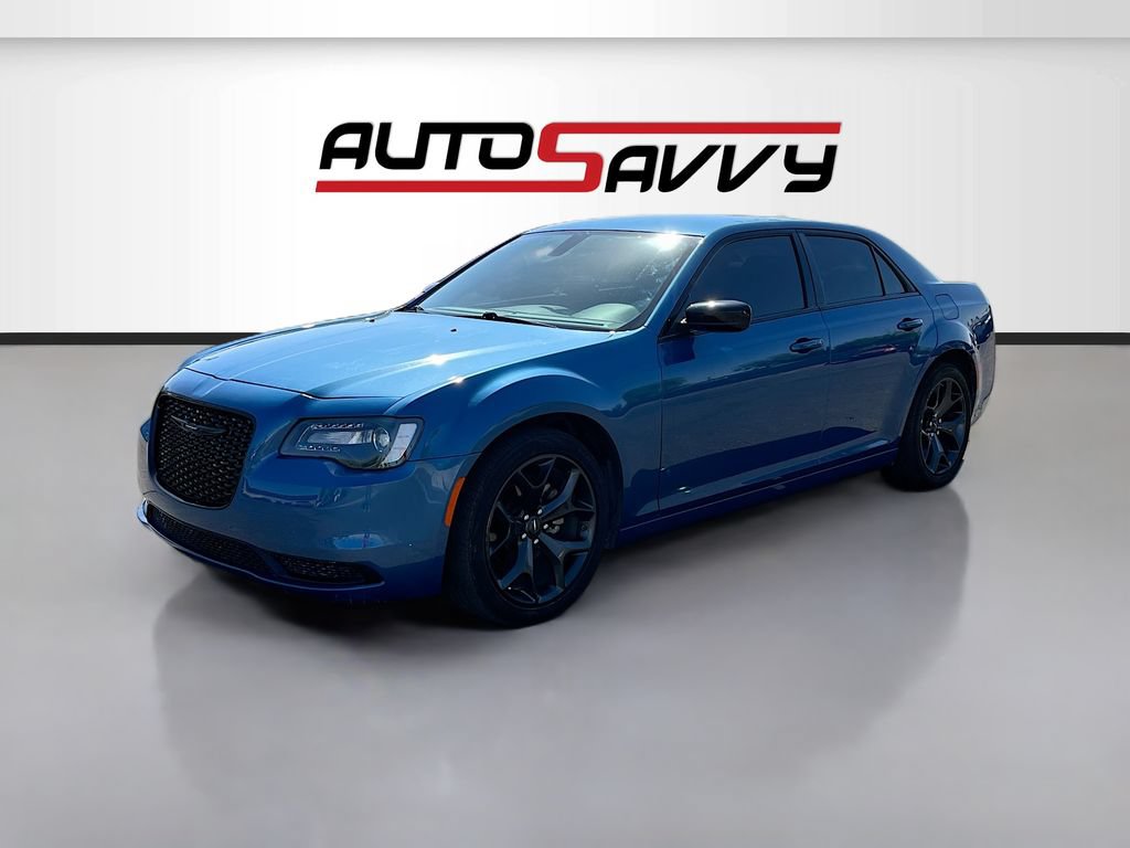 Used 2023 Chrysler 300 Touring w/ Sport Appearance Package RWD image 3