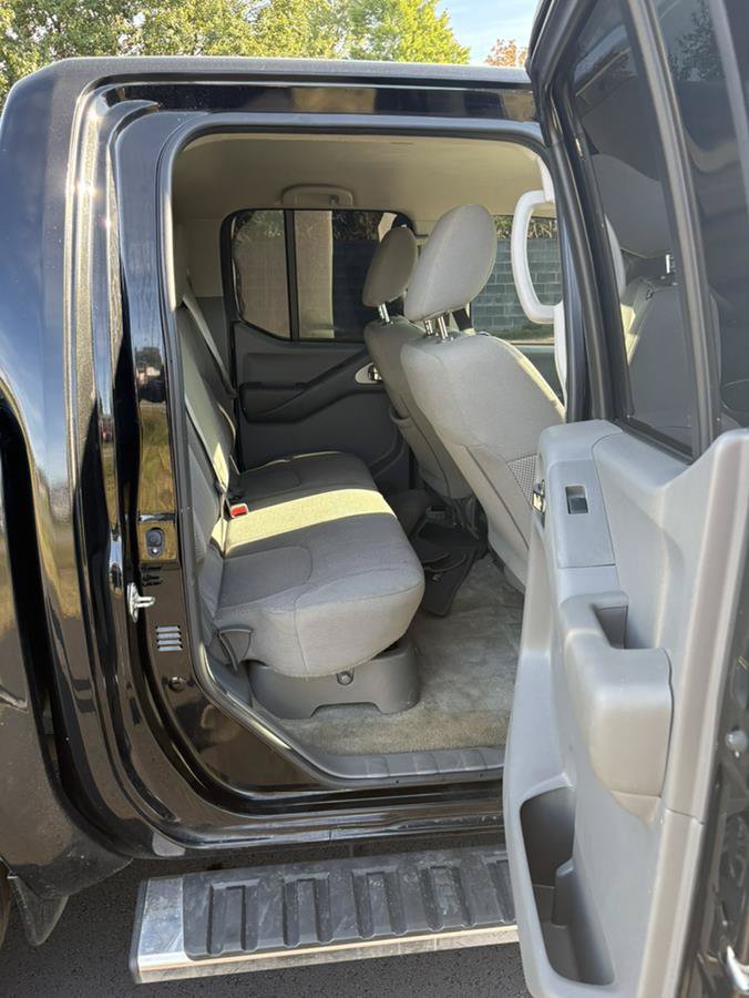 Used 2018 Nissan Frontier SV AWD/4WD image 11