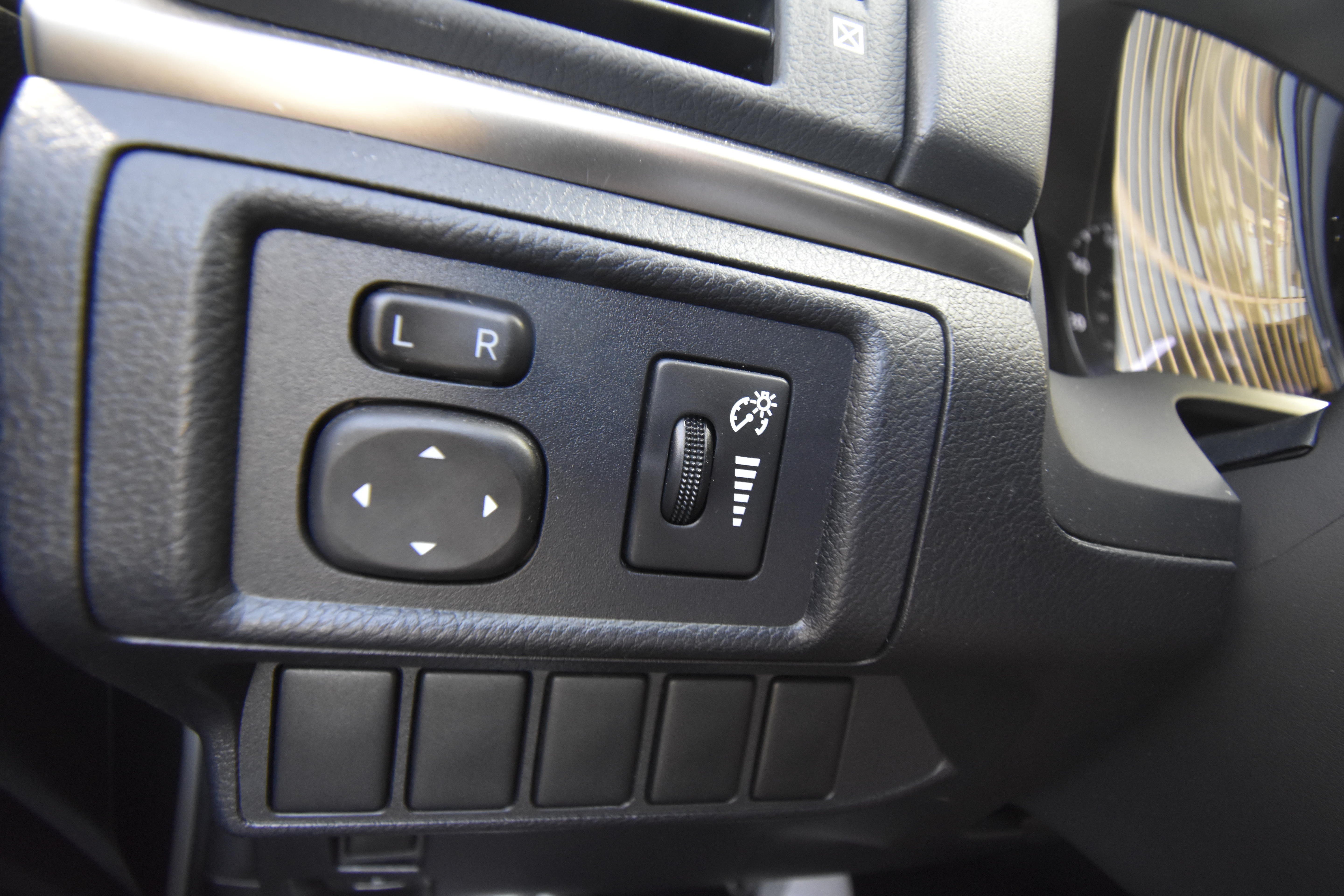 Used 2016 Lexus CT 200h w/ Navigation Package FWD image 14