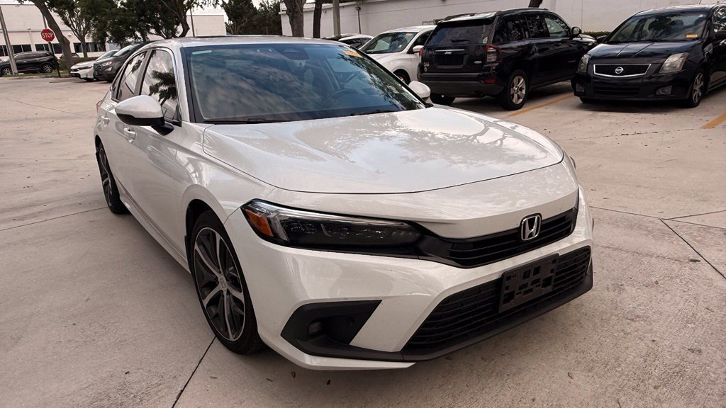 Used 2024 Honda Civic Touring image 3