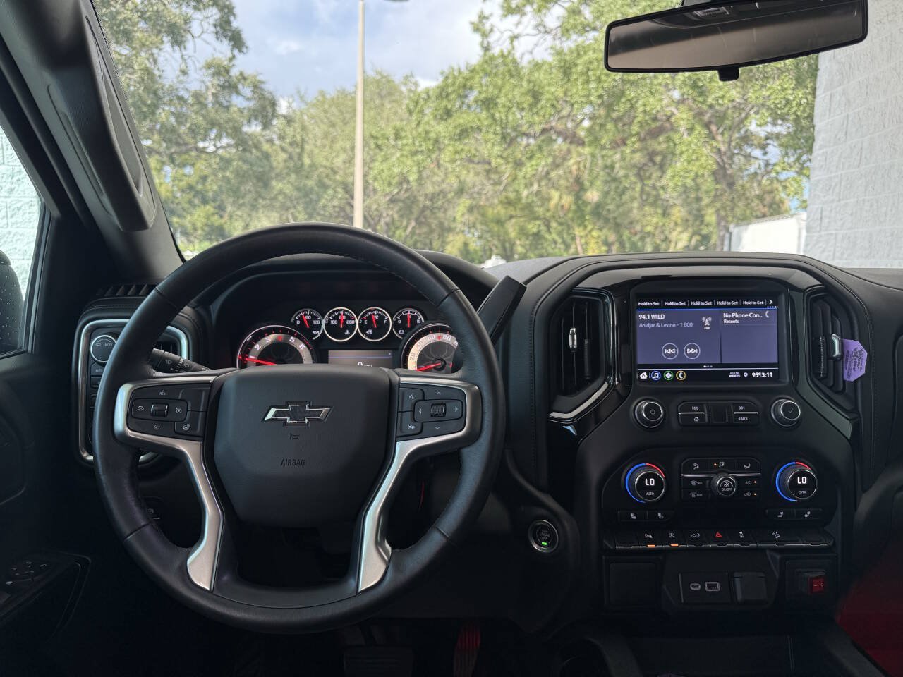 Used 2022 Chevrolet Silverado 1500 RST w/ Safety Package AWD/4WD image 13