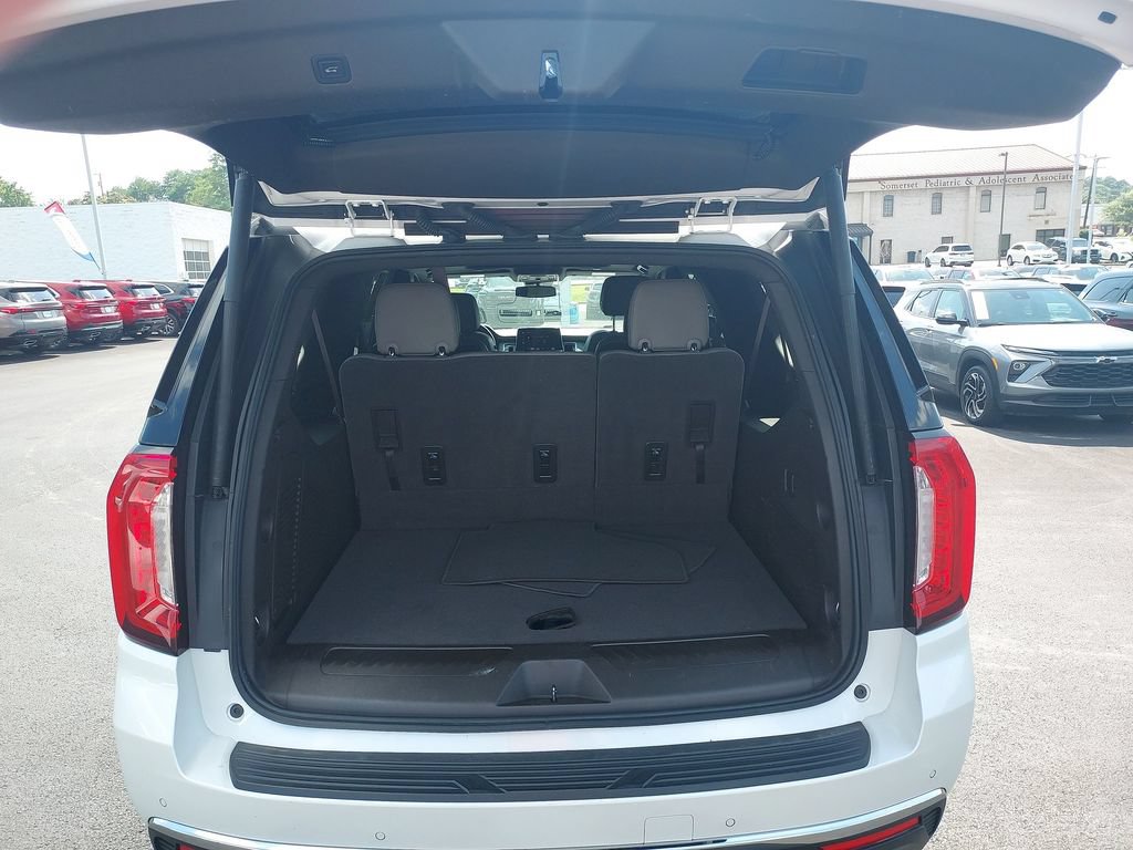 Used 2023 GMC Yukon XL SLT AWD/4WD image 31