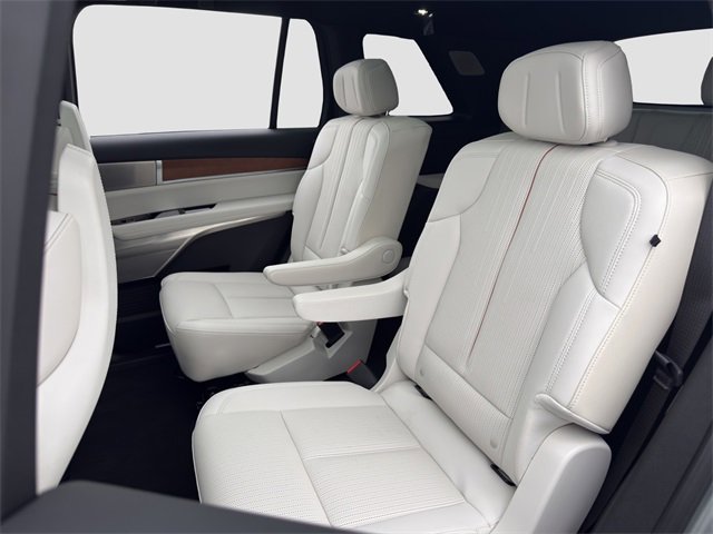 Used 2026 Cadillac Vistiq Sport image 13