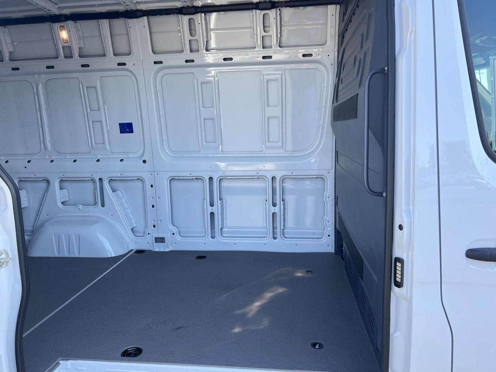 New 2025 Mercedes-Benz Sprinter 2500 image 33
