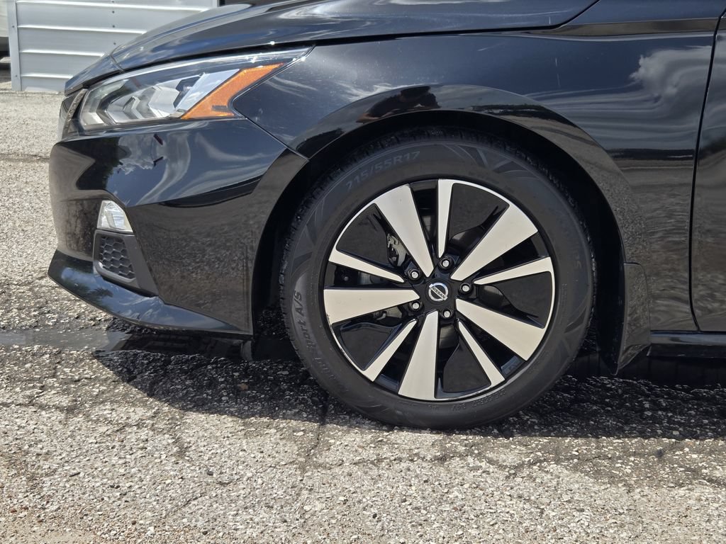 Used 2022 Nissan Altima 2.5 SV FWD image 9