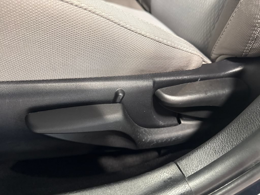 Used 2018 Toyota Corolla LE FWD image 24