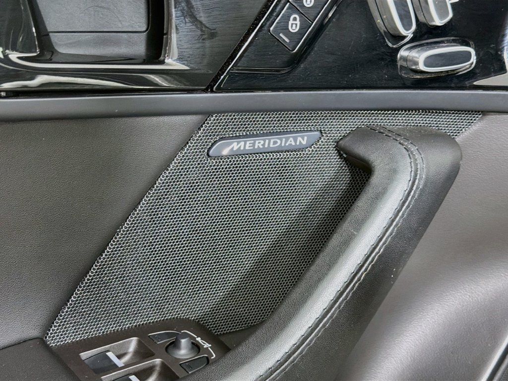 Used 2020 Jaguar F-TYPE R-Dynamic AWD/4WD image 19
