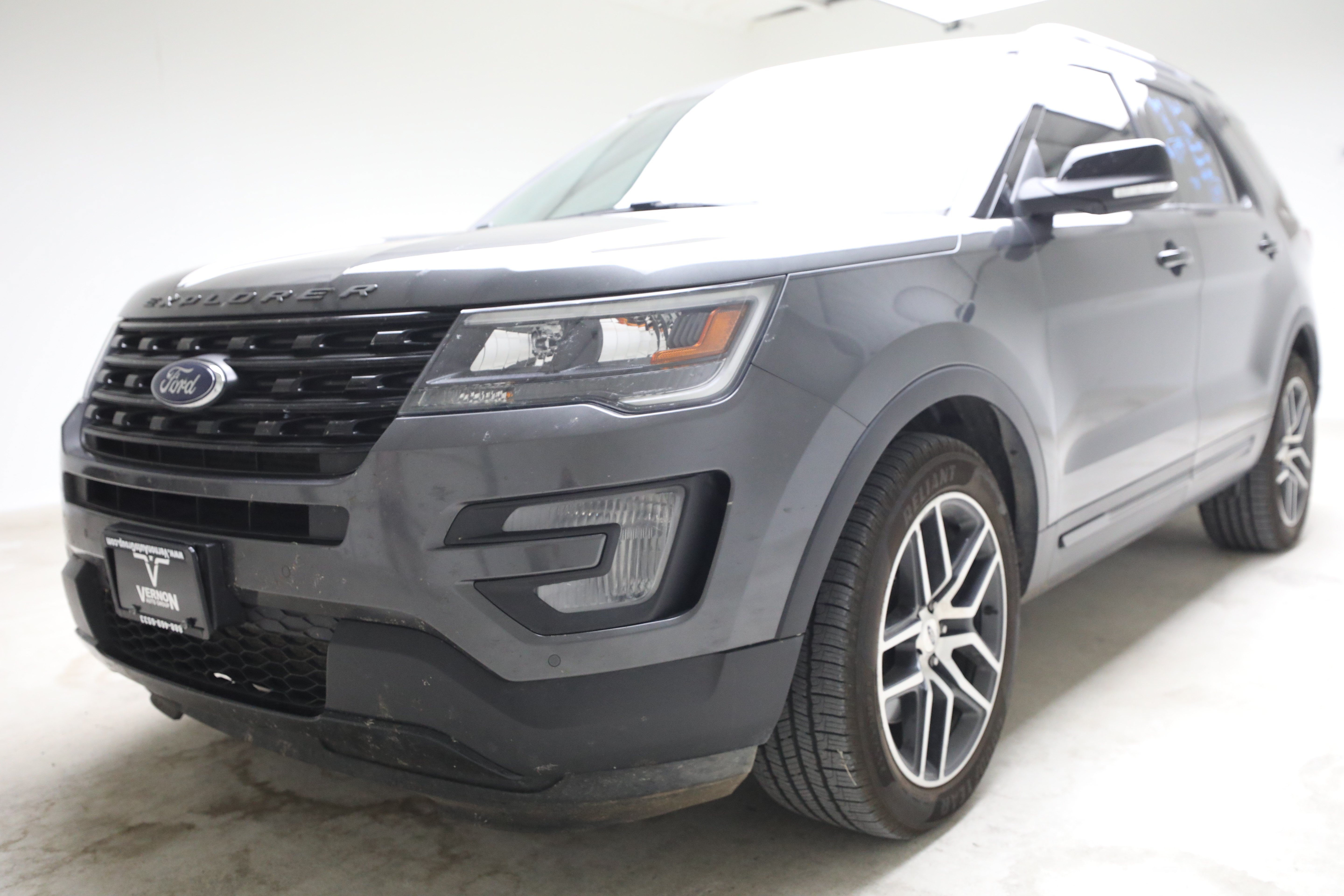 Used 2017 Ford Explorer Sport AWD/4WD image 1