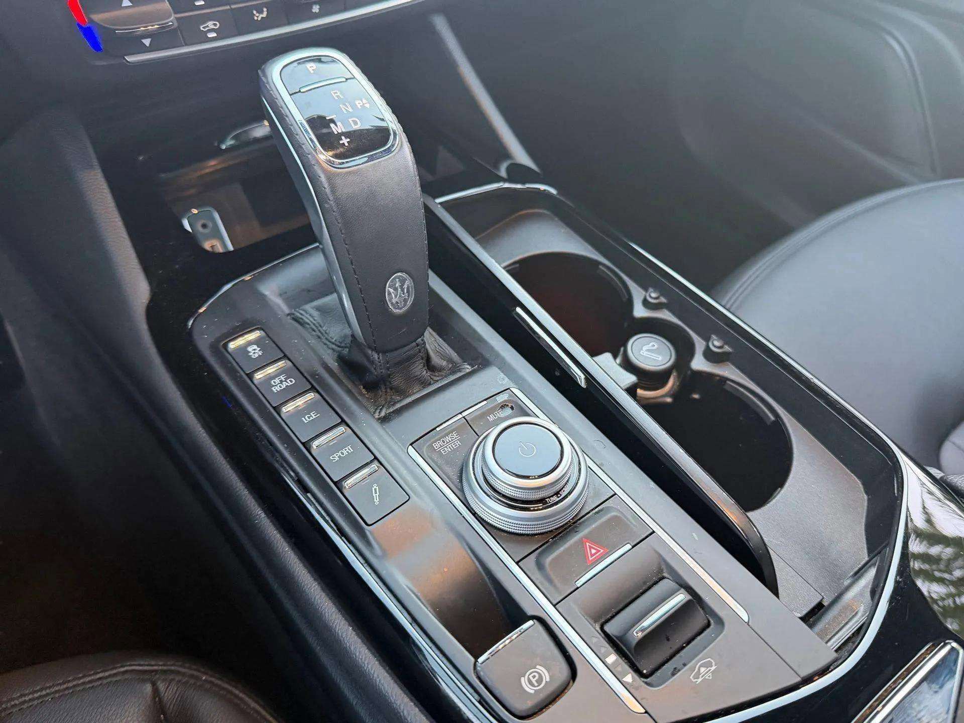 Certified 2022 Maserati Levante GT image 36