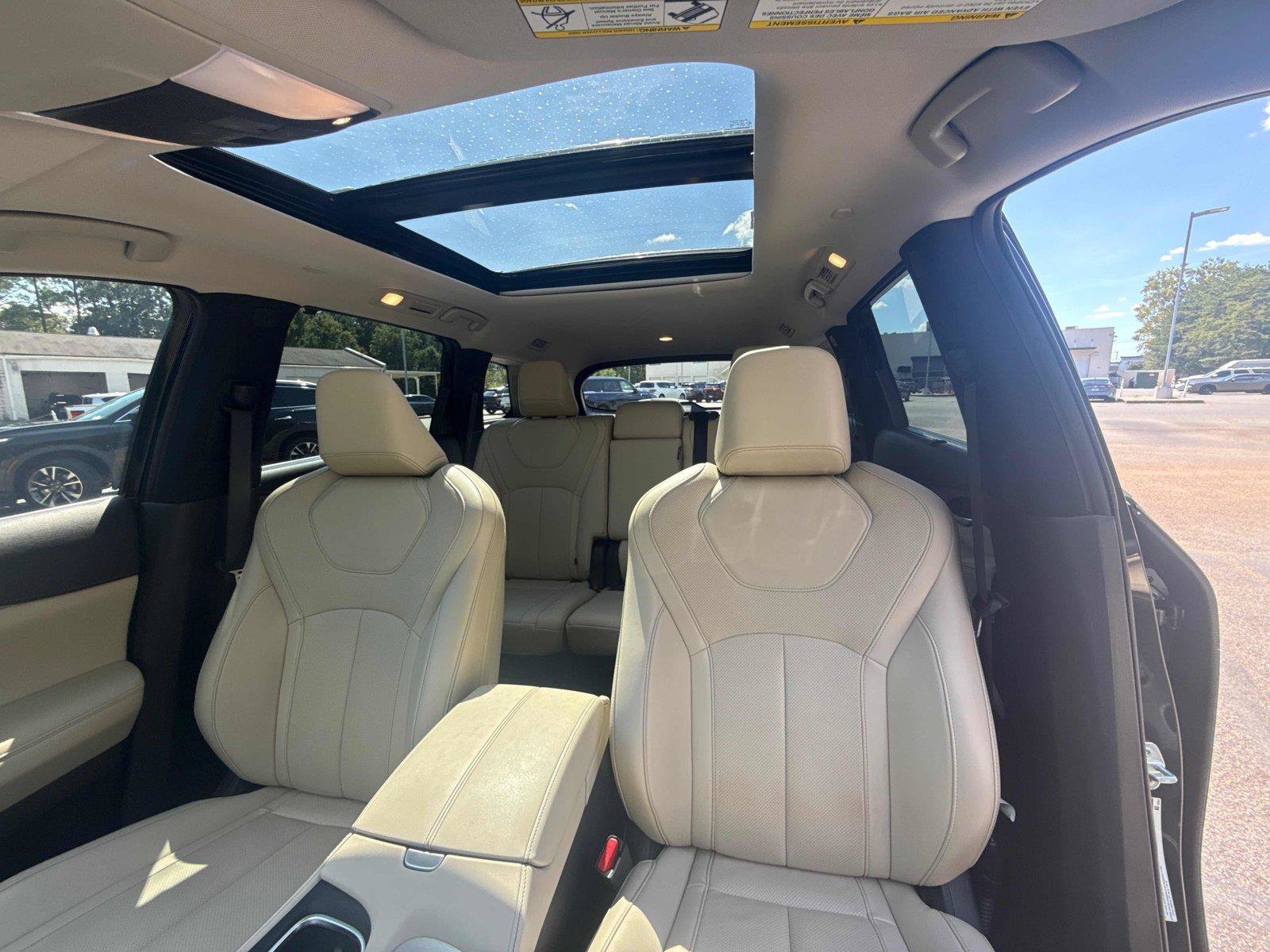 Used 2025 INFINITI QX60 Luxe w/ Lighting Package (N94) FWD image 25