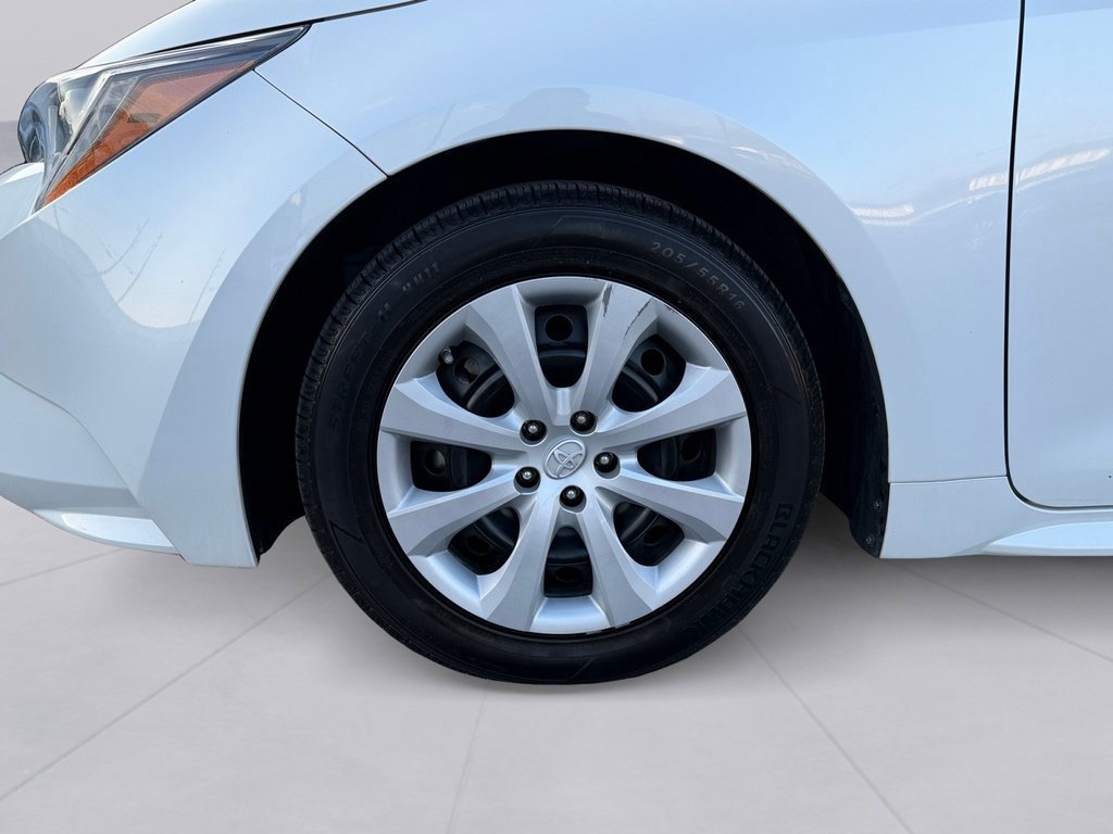 Used 2023 Toyota Corolla LE image 9
