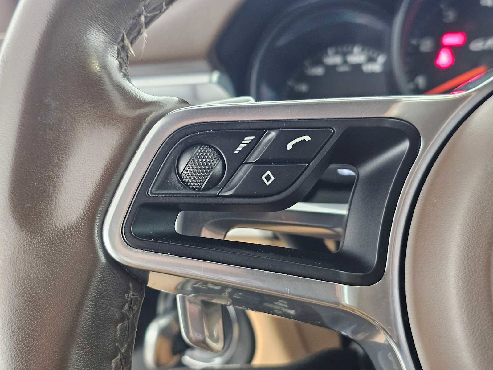 Used 2018 Porsche Macan GTS w/ Premium Package Plus image 27