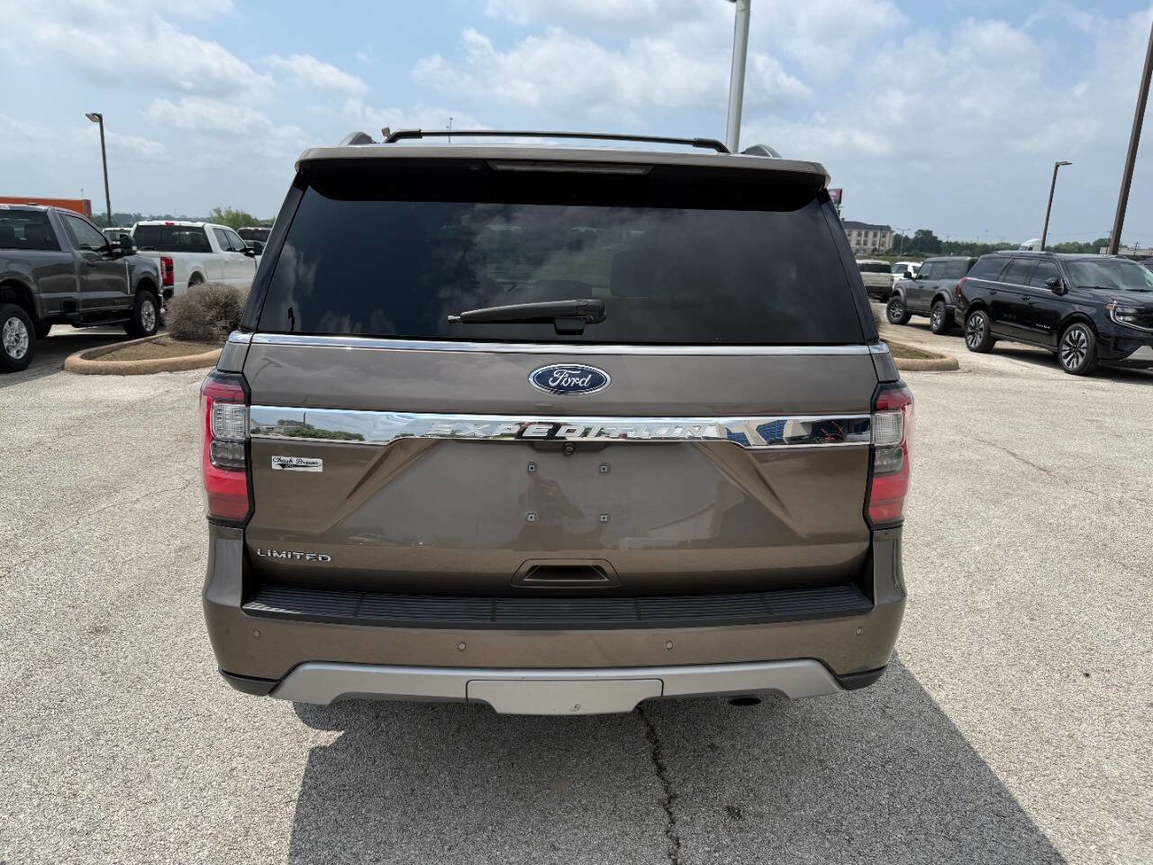 Used 2019 Ford Expedition Limited w/ Equipment Group 302A RWD image 4