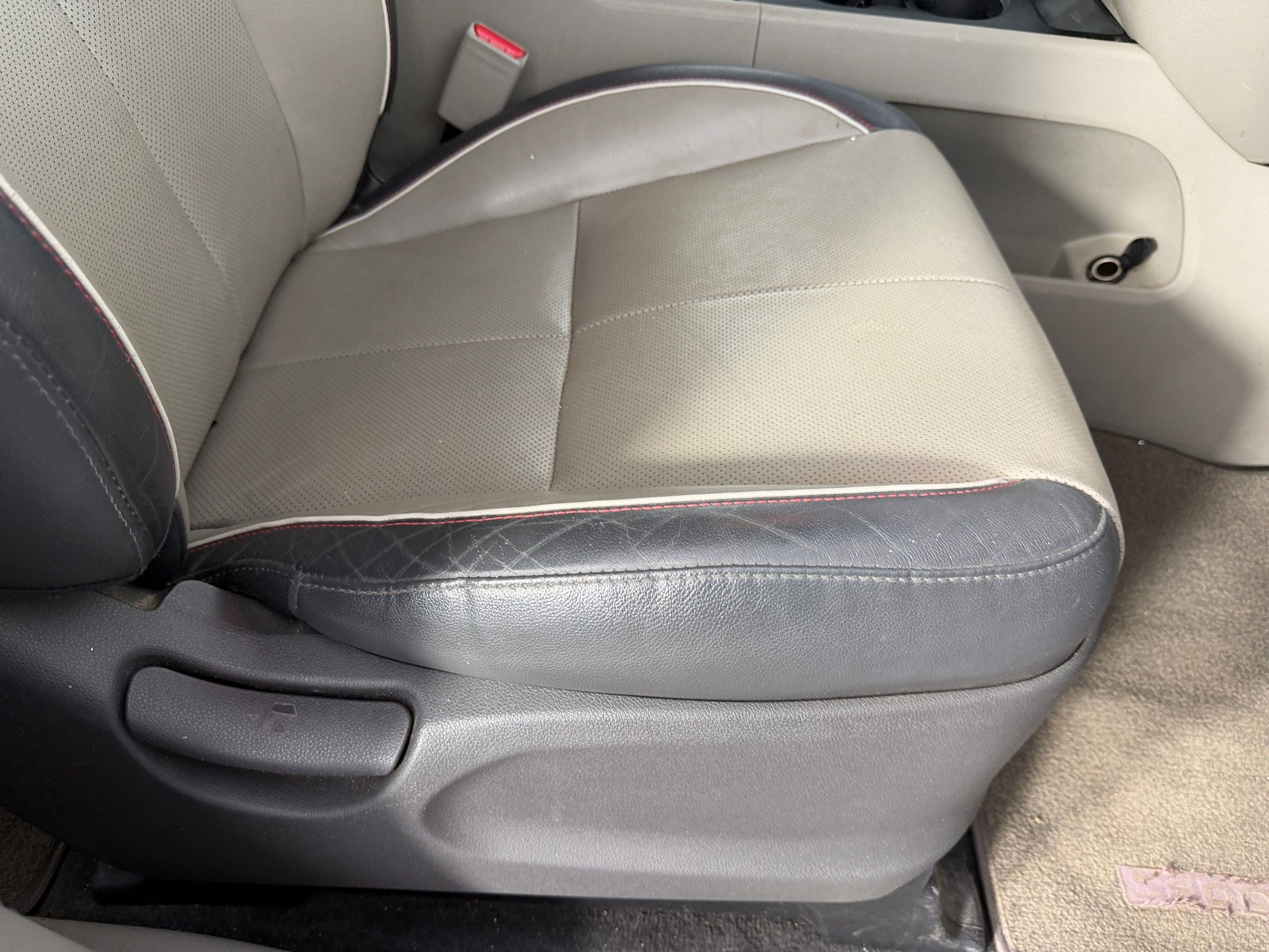 Used 2017 Kia Sedona LX w/ LX Essentials Premium Package FWD image 32