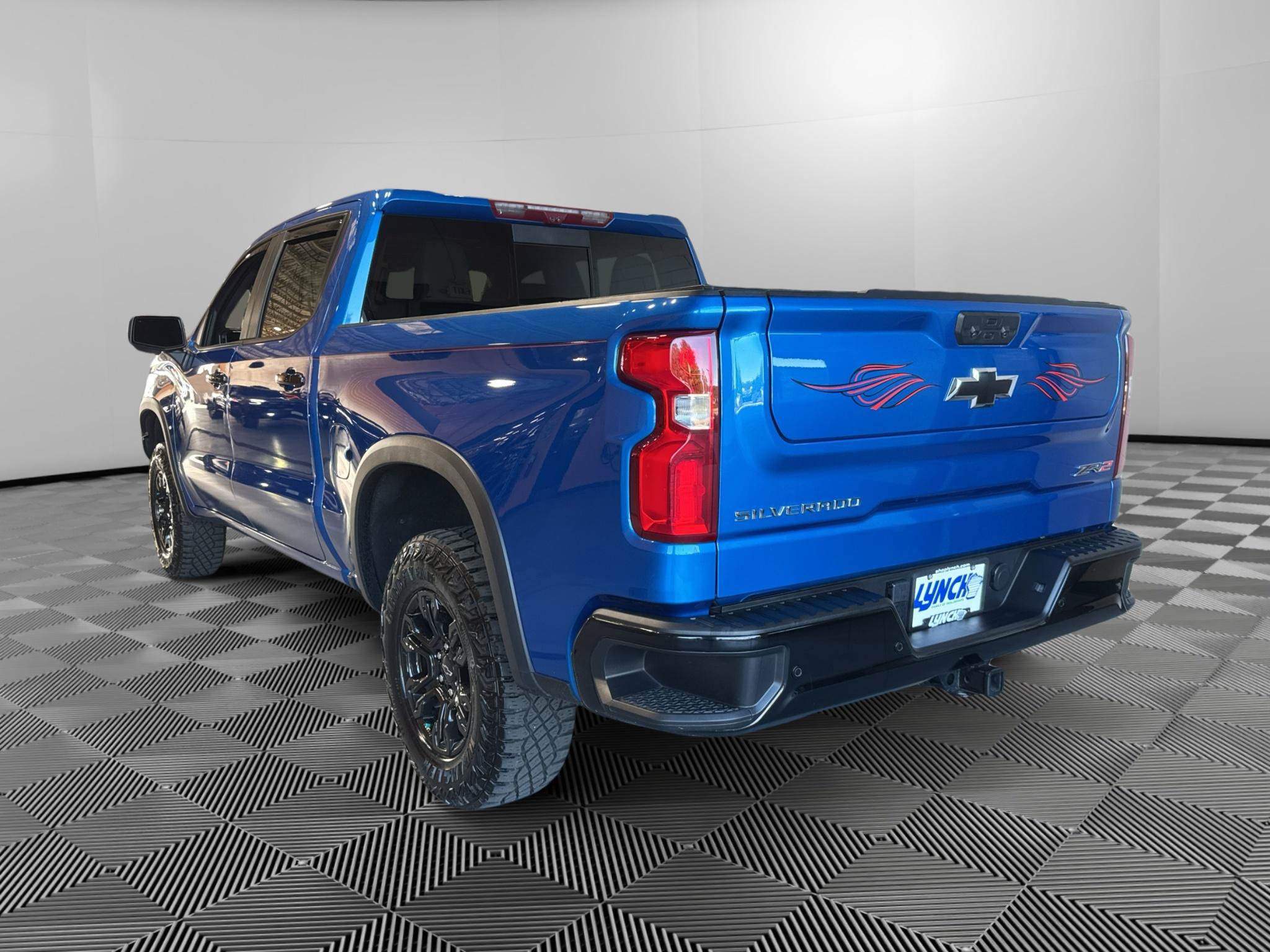 Used 2024 Chevrolet Silverado 1500 ZR2 w/ Technology Package AWD/4WD image 3