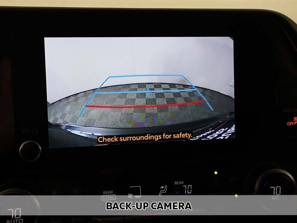 Used 2024 Toyota Highlander LE image 5