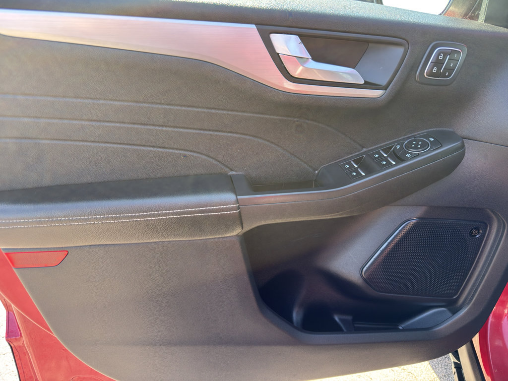 Used 2023 Ford Escape SE w/ PHEV Premium Package FWD image 13