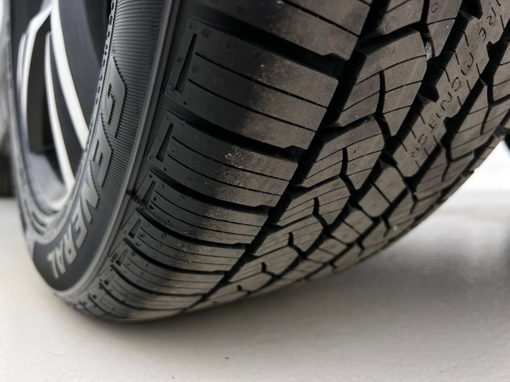 Used 2021 Volvo XC40 T5 R-Design image 33