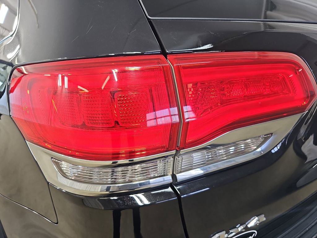 Used 2018 Jeep Grand Cherokee Overland image 39