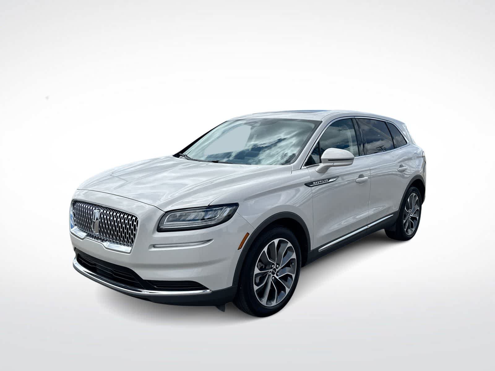Used 2023 Lincoln Nautilus Reserve AWD/4WD image 4