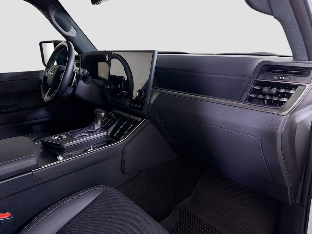 Used 2024 Lexus GX 550 image 31