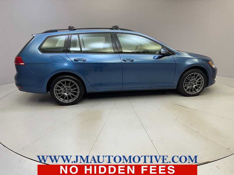 Used 2017 Volkswagen Golf S AWD/4WD image 6