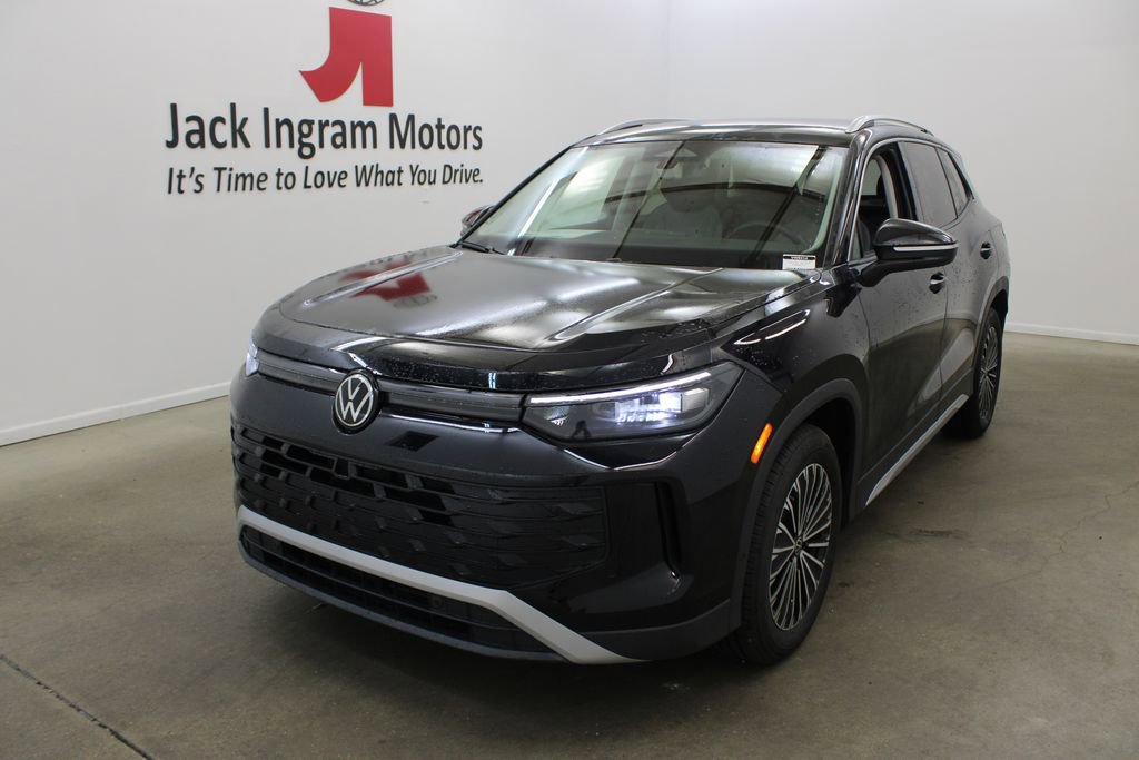 New 2026 Volkswagen Tiguan S FWD image 2