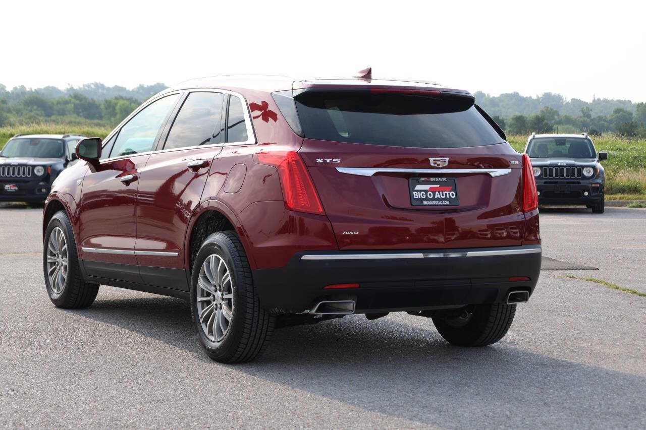 Used 2017 Cadillac XT5 Luxury w/ Driver Awareness Package AWD/4WD image 11