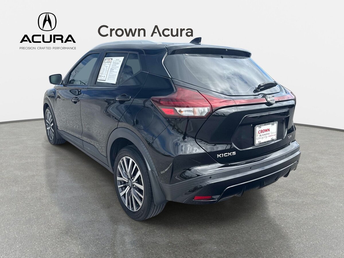 Used 2023 Nissan Kicks SV FWD image 3