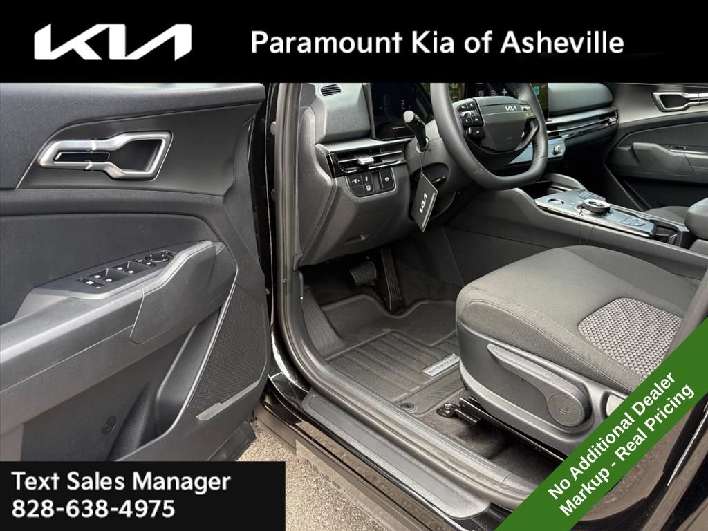 New 2026 Kia Sportage LX FWD image 14