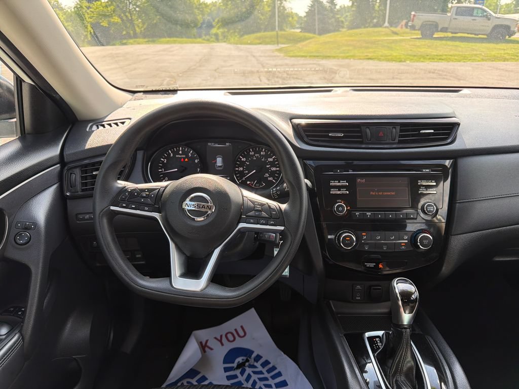 Used 2017 Nissan Rogue S AWD/4WD image 23