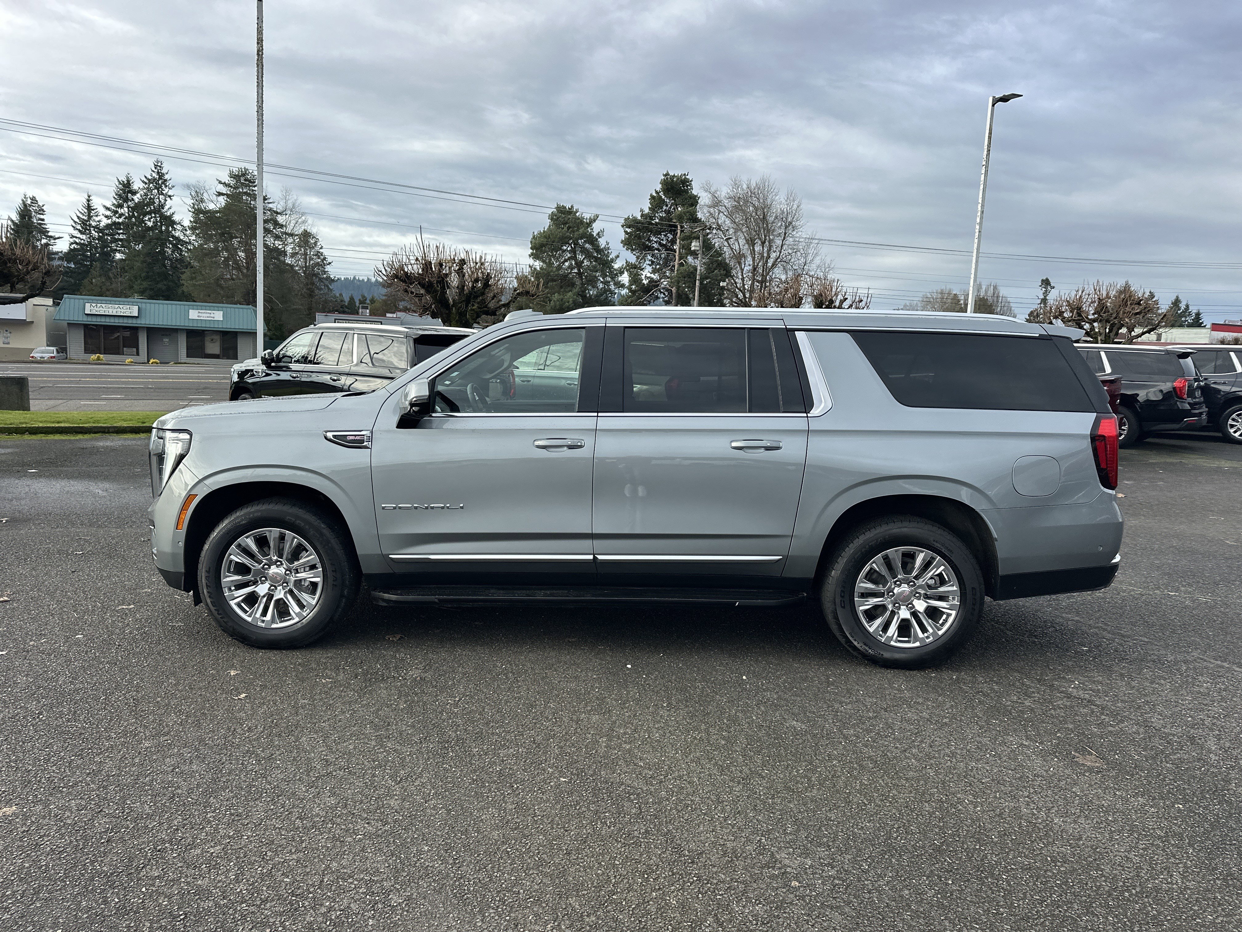 Certified 2025 GMC Yukon XL Denali image 2