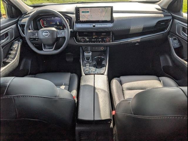 Used 2025 Nissan Rogue SL image 16