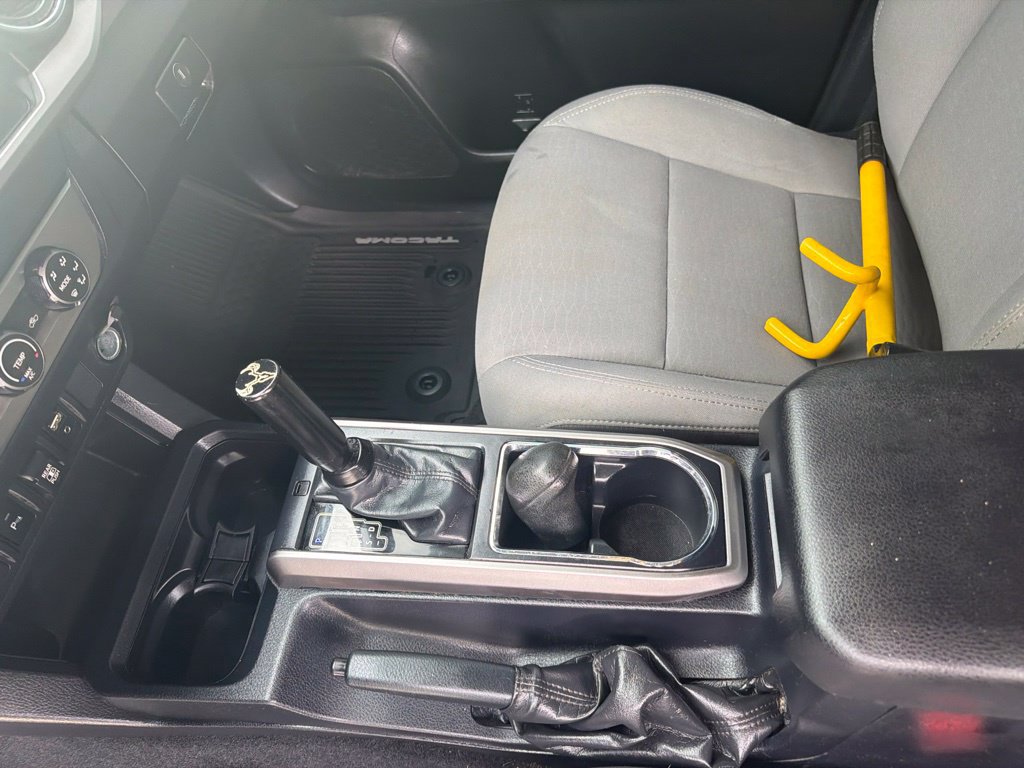 Used 2019 Toyota Tacoma SR5 AWD/4WD image 17