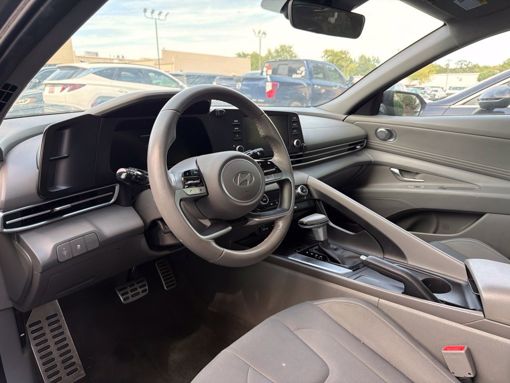 Certified 2025 Hyundai Elantra Sport FWD image 6