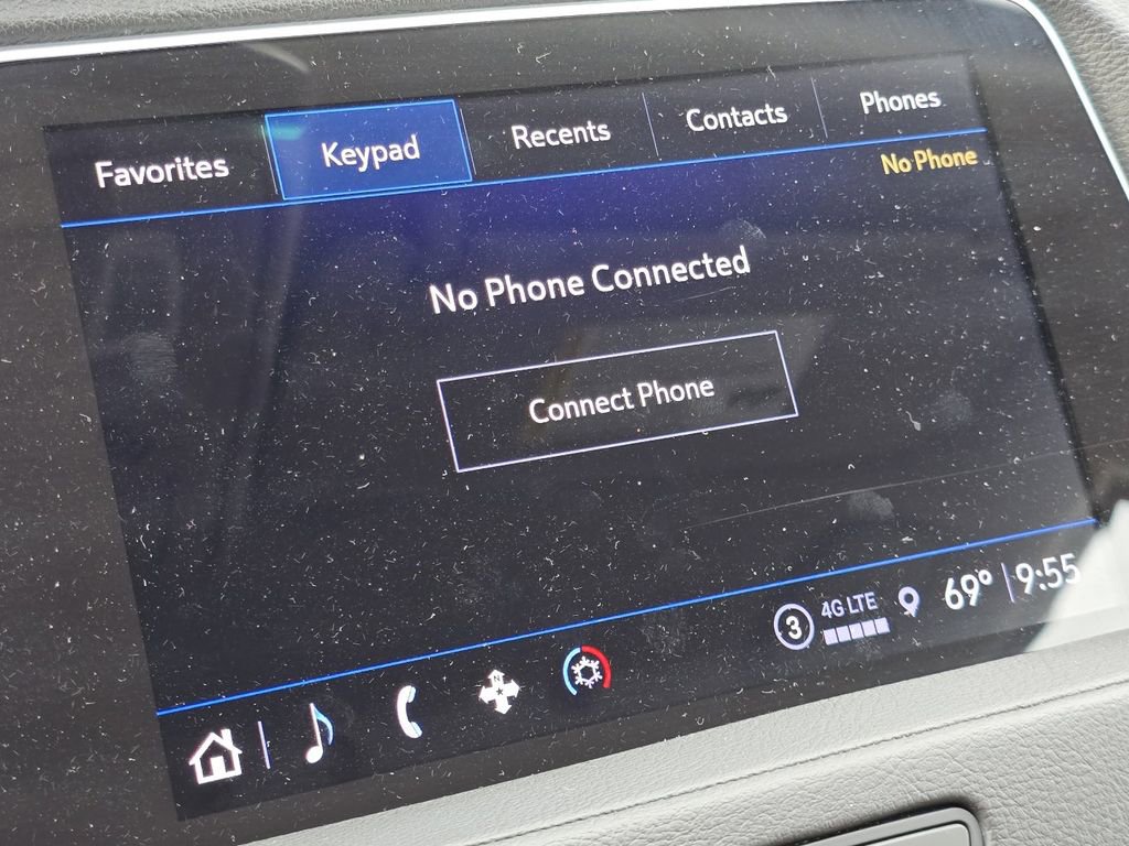 Used 2022 Cadillac XT4 Luxury w/ Cold Weather Package image 4